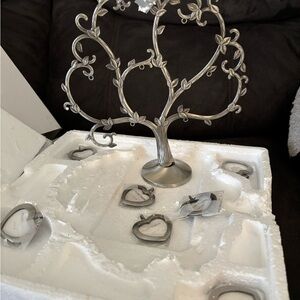 Silver Heart-Shaped Photo Holder Tree